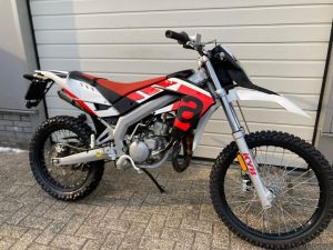 Aprilia RX 50 schakelbrommer