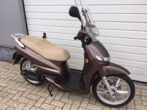 Peugeot Tweet 4-takt Snor