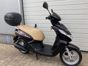 Peugeot Kisbee tweedehands bromscooter