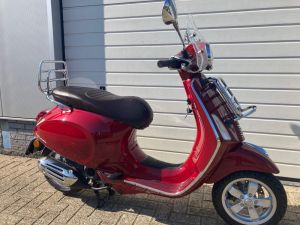 Vespa Primavera Touring Tweedehands Snorscooter