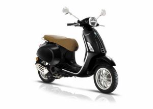 Vespa Primavera Euro 5 Zwart Vulcano